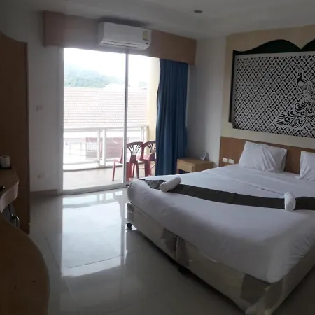 Red Sapphire Hotel